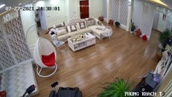 黑客破解网络摄像头监控偷拍 豪宅里贵妇练习瑜伽过程中就被操了 截图4