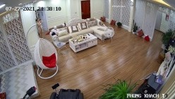 黑客破解网络摄像头监控偷拍 豪宅里贵妇练习瑜伽过程中就被操了 截图7