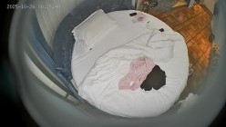 酒店情趣圆床上帝视角偷拍 顶级骚货拿个自慰棒玩了很久 被男炮友猛操满足她 截图1