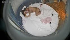 酒店情趣圆床上帝视角偷拍 顶级骚货拿个自慰棒玩了很久 被男炮友猛操满足她 截图9