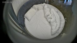 酒店情趣圆床上帝视角偷拍 顶级骚货拿个自慰棒玩了很久 被男炮友猛操满足她 截图16
