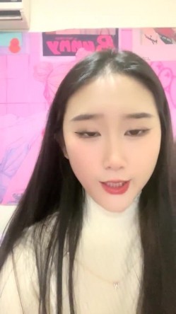 核弹！超美校花【果果qzm】道具狂插~扇脸打逼~妹子都经历了什么？ 截图2