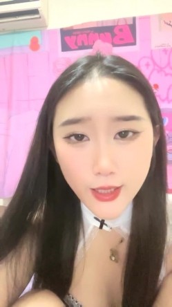 核弹！超美校花【果果qzm】道具狂插~扇脸打逼~妹子都经历了什么？ 截图4