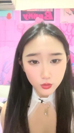 核弹！超美校花【果果qzm】道具狂插~扇脸打逼~妹子都经历了什么？ 截图5
