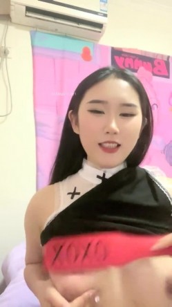 核弹！超美校花【果果qzm】道具狂插~扇脸打逼~妹子都经历了什么？ 截图12