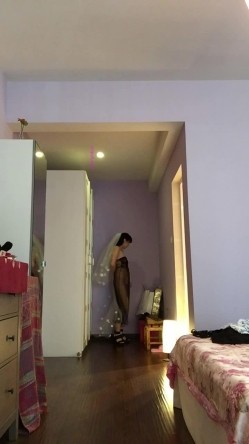 骚艳风韵熟女在家闲得蛋疼，浓妆艳抹走起了T秀。这骚模样 很有韵味，好想狠干的熟女！ 截图14
