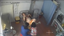 稀有黑客破解医院妇产科监控摄像头完美正面角度高清偷拍几个孕妇 最美年轻孕妇 阴蒂清晰可见 截图5