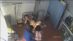 稀有黑客破解医院妇产科监控摄像头完美正面角度高清偷拍几个孕妇 最美年轻孕妇 阴蒂清晰可见 截图6