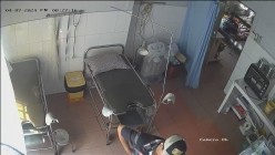 稀有黑客破解医院妇产科监控摄像头完美正面角度高清偷拍几个孕妇 最美年轻孕妇 阴蒂清晰可见 截图14