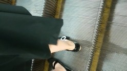 魔手 外购流出《撩裙、露毛、靓妹美少妇》高颜值丁字裤靓妹 丁字裤长毛毛美女 截图7