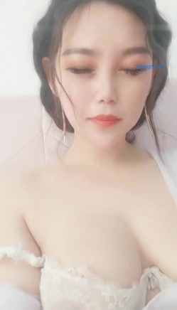 校花级女神 【依一啊 】收费房露奶福利，掰穴跳蛋自慰粉穴,呻吟娇喘非常诱人，很是诱惑不要错过 截图1
