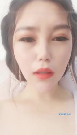 校花级女神 【依一啊 】收费房露奶福利，掰穴跳蛋自慰粉穴,呻吟娇喘非常诱人，很是诱惑不要错过 截图5