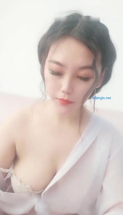 校花级女神 【依一啊 】收费房露奶福利，掰穴跳蛋自慰粉穴,呻吟娇喘非常诱人，很是诱惑不要错过 截图14