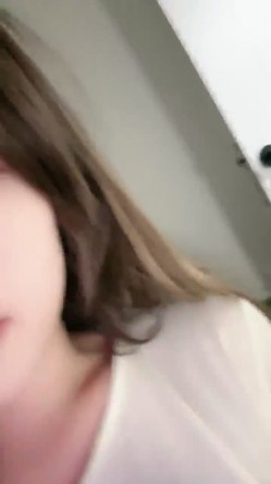 G奶校花~20小时~【小初恋】，清纯指数极高，年龄看着不大这对大奶子真是惊人 截图10