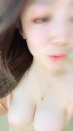 可爱的巨乳女主播，太骚了，全裸自慰，卫生间热舞，和月老掉线太配了 截图2