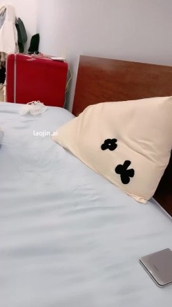 真实良家人妻，【欲求不满小少妇】，颇有几分姿色的小少妇，四小时家里被操三次，干得想尿尿了！ 截图10