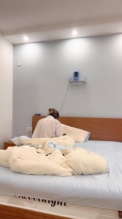 真实良家人妻，【欲求不满小少妇】，颇有几分姿色的小少妇，四小时家里被操三次，干得想尿尿了！ 截图14
