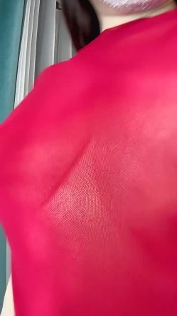 新人H巨乳女神【致命舒芙蕾】下海福利，奶罩都包不住~狂甩大波~电臀~超高颜值极品炮架 截图9