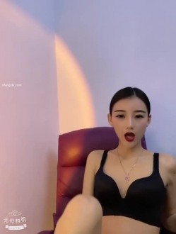 某航空姐身材颜值天花闆～上班服务旅客是女神，下班服务金主是母狗 截图8