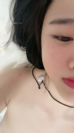 每天必撸女神！【漂亮甜馨】，大学生放假期间，赚点儿外快，粉嘟嘟美乳，小逼逼阴毛浓密水汪汪 截图13