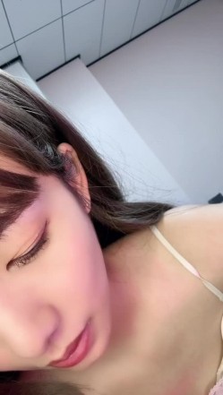 这才是真正的校花，【广州大学生】明星来了~甘拜下风，清纯指数极高，羞涩腼腆，高抬玉腿小穴水汪汪超诱人 截图8