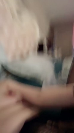 【女神 妙妙】 完美尤物正常播的时候给人一种明星贵妇的感觉，大秀的时候又让人眼前一亮好淫荡啊，超级反差 截图12