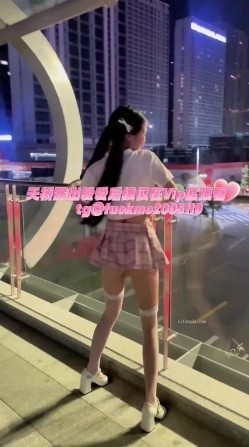 颜值女神【晴宝】被多位金主包养泄密,第一弹 年度最骚的第一梯队女主 完美露脸 截图3