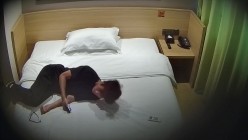 精品酒店偷拍 ️潮流穿搭小仙女被男友连干三次男友貌似新手很敏感每次干的时间都不长 截图3