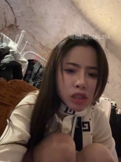 ️户外主播【qingqing-ss】高颜值长腿丝袜、公园、网吧大胆裸露自慰 截图10
