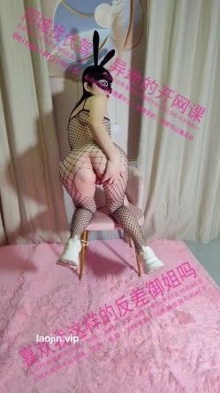 推特【028职场人妻-mingnianjinri8】成都OL人妻一枚，交换，约单男，户外露出，孕期拍摄，好刺激 截图6