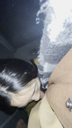 同济大学嘉定校区高知反差美女露脸性爱，在楼道直接后入丝袜狗链上位猛坐 截图1