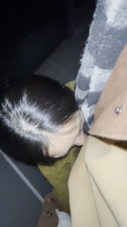 同济大学嘉定校区高知反差美女露脸性爱，在楼道直接后入丝袜狗链上位猛坐 截图13