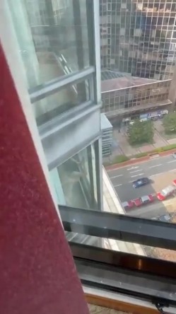 我的邻居都是狠人哪 总是给你带来最美的风景线 尤其疫情期间长期在家实在太无聊 截图3