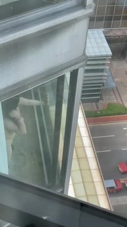 我的邻居都是狠人哪 总是给你带来最美的风景线 尤其疫情期间长期在家实在太无聊 截图7