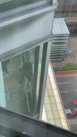 我的邻居都是狠人哪 总是给你带来最美的风景线 尤其疫情期间长期在家实在太无聊 截图8