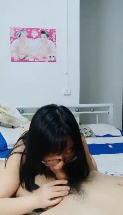 剧情演绎 姐夫操小姨子 舔逼 骚货小姨子给姐夫口交 活特别好 后入 女上位各种姿势操 道具插菊花 截图1