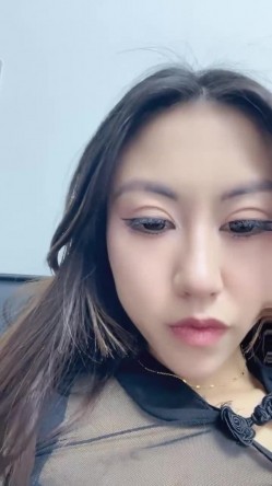 模特御姐【小咪妹妹】跟闺蜜KTV互扯 草地推倒无套口爆 截图1