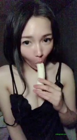 极品骚货女神允儿最新微信福利28部户外啪啪啪露脸 截图3