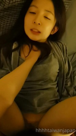 推特温柔贤惠型娇妻mumi私拍第二季，表里不一大玩性爱调教露出道具紫薇纯小母狗 截图1