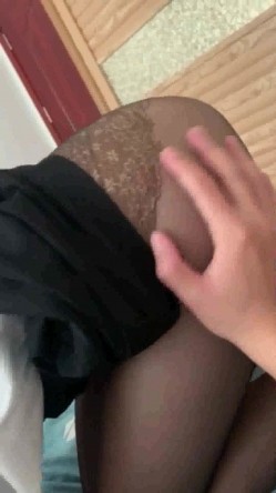 推特社保车模人妻『阿拉善战神车队长』翘挺美乳 骚逼浪穴 各种啪啪 截图5