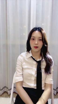 骨感御姐 职业OL装【像少女的少妇】完美身材 大奶美腿翘臀 裸舞 道具自慰 爽的很 截图4