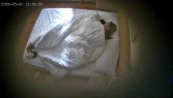 酒店连续两天入住的情侣婴儿肥大胸美女让黑皮男人揉大奶操穴 截图13