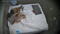 校园清纯女神腰肢柔软叫声动听被掰一字马操喷水 身体敏感 喘息声伴随着呜咽声 听声可射 截图5