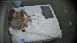校园清纯女神腰肢柔软叫声动听被掰一字马操喷水 身体敏感 喘息声伴随着呜咽声 听声可射 截图13