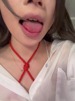 ️反差校花【Yiyi_707P3】兔耳反差校花色情技能拉满兔耳JK足交技术一流 截图9