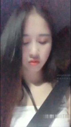 女神级性感清纯长发美女晚上网约滴滴车,忘带钱包没钱付车费只能肉偿,后排座位上被狠狠爆插,便宜车主了! 截图1