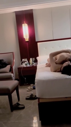 【柬埔寨探花】极品美女模特，身材好皮肤白，理想中的性爱搭档，激情爆操花式交合！ 截图14