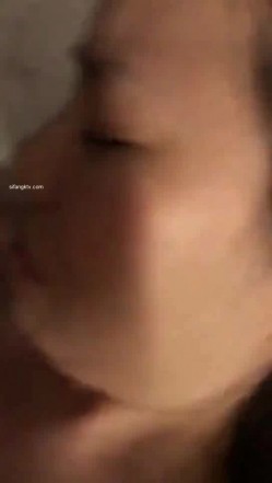 百度云泄密【良家交流群】收费交流群流出夫妻情侣分享、偷情、3P偷拍等 截图3