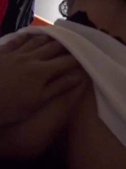 高颜值极品反差婊，帮富少爷舔鸡巴，啊宝贝你舔的我好爽好舒服，太棒了~ 截图11