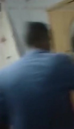 最新门事件不是什么女人都能睡的偷大哥的女人抓包被暴打后脱光光拍视频做网红 截图6